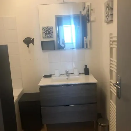 Апартаменты Guestready - Lively Apt Near Pomnik Admiral Victor Guy Duperre