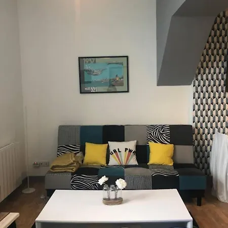Guestready - Lively Apt Near Pomnik Admiral Victor Guy Duperre Апартаменты *